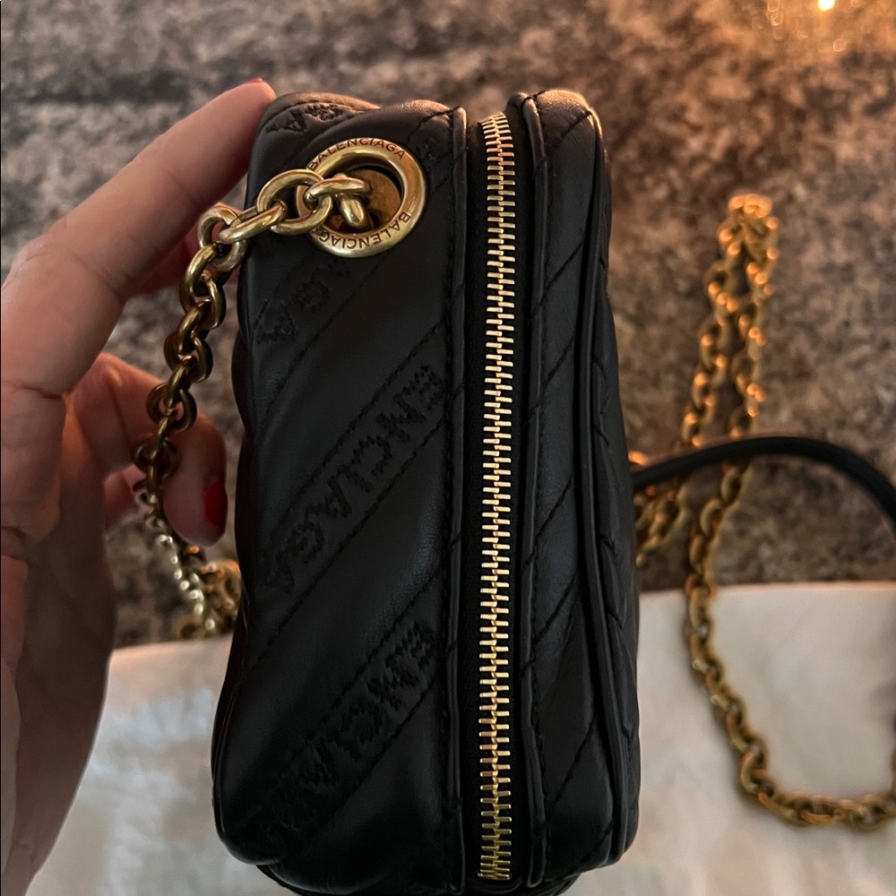 Balenciaga Blanket Reporter Crossbody Bag - Picture 4 of 10